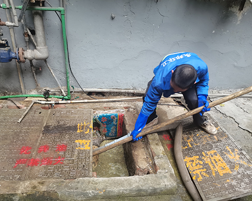 汪场镇清掏化粪池