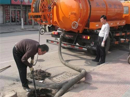 汪场镇清掏化粪池，健康生活从这里开始